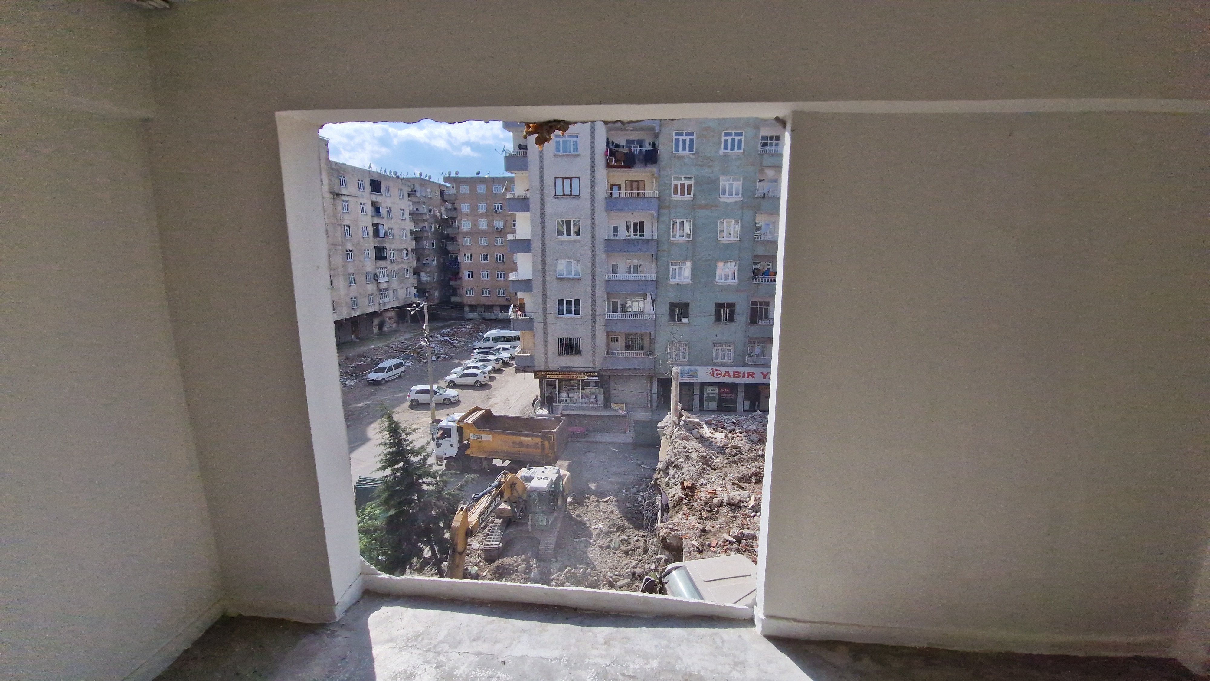 B I N A Y I K I L I N C A B I T I S I K T E K I A P A R T M A N I N B 1275400 379571